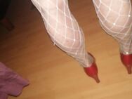 Sissy bietet HJ, BJ,FJ für neue Schuhe - Leipzig West