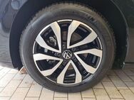 VW Golf 8 2.0 TDI DSG Active AHK+LED+NAV+SHZ+KAMERA - Pfarrkirchen