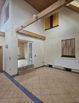 Familienfreundliches Wohnhaus mit zusätzlicher Ferienwohnung und Gewerbefläche - Faßberg