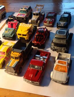 Matchbox, Mattel / 37 Verschiedene - Schönefeld