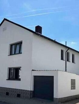 Attraktives Mehrfamilienhaus mit Pool in einer ruhigen zentralen Lage von Friedrichsdorf. - Friedrichsdorf