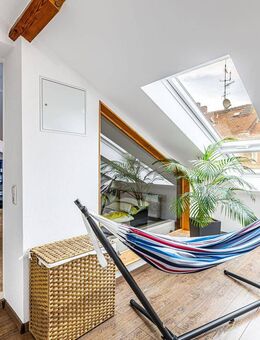 HEGERICH: Großzügige und charmevolle Maisonettewohnung mit Dachloggia in der Fürther Südstadt - Fürth