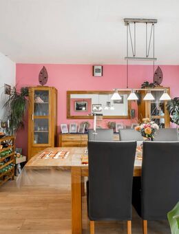 Charmante 4-Zimmer-Wohnung mit Balkon und Wohlfühlambiente. - Munster