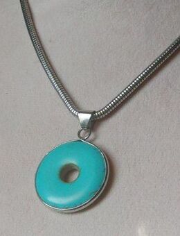 Kettenanhänger mit einen Howlithstein - Stemmen