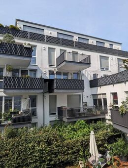 Komfort-4,5-Zi.-Whg. mit Einbauküche, 2 Balkonen, ca. 22 m² Dachterrasse und 2 Badern am östlichen Altstadtrand - Regensburg