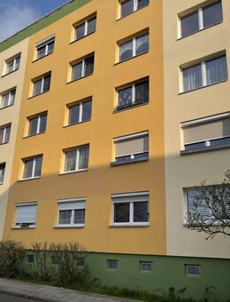 Charmante Einraumwohnung mit Einbauküche ab sofort in Wolfen-Nord zu vermieten ! - Bitterfeld-Wolfen