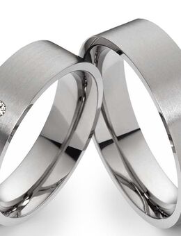 Schlichte Edelstahlringe E157 mit Stein und Gravur - Aholming