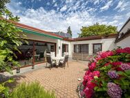 Bungalow mit wunderschöner Terrasse, Garage und Stellplatz Nähe Bonn-Zentrum - Bonn