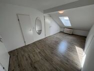 Großzügige 1-Zimmer-Dachgeschoss-Wohnung mit schönem Ausblick, Aufzug, Stellplatz - Kiel