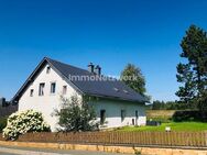 ***hergerichtetes ehemaliges Bauernhaus mit Nebengebäuden auf großem Grundstück*** - Marktleugast