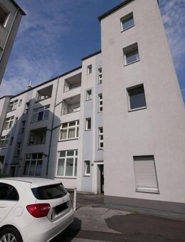 Perfekt für junge Leute: Gepflegte 2,5-Raum-Etagenwohnung mit Küche und Balkon Nahe der Universität - Bochum