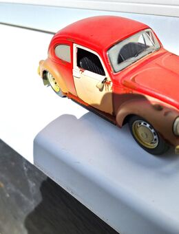 Maisto 1:24--VW Käfer 1303 auf Schrottplatz getrimmt. Orginal . - Meckenheim