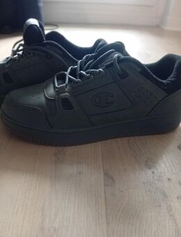Champion Schuhe Größe 41, wie neu - Velbert