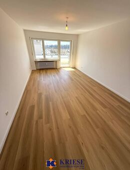 Frisch renoviert, perfekt geschnitten & mit Blick ins Grüne - sonniger 3-Zimmer-Wohntraum! - Fürstenfeldbruck