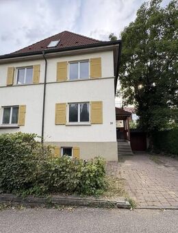 Charmantes Wohnhaus mit Garage in zentraler Lage in Crailsheim | sanierungsbedürftig - Crailsheim
