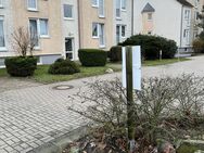 Für Kapitalanleger- Sehr schöne 2-Zimmerwohnung mit Balkon in grüner Wohnlage von Aken zu verkaufen - Aken (Elbe)