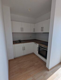 ERSTBEZUG nach Sanierung !!! Provisionsfreie Appartementwohnung mit Einbauküche und Terrasse zu vermieten !!! - Colditz