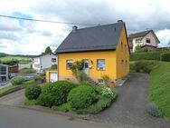 Ruhig gelegenes, freistehendes Haus mit Terrasse, Garage und Gartenhaus in Bolsdorf - Hillesheim (Landkreis Vulkaneifel)