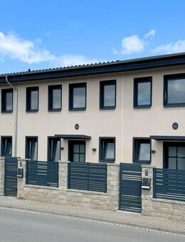 Erstbezug: Modernes Reihenhaus mit 2 Bädern, Vorgarten, Stellplätzen & großem Gemeinschaftshof - Wusterwitz
