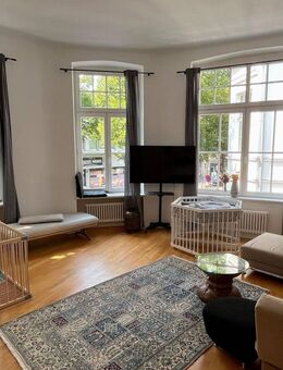 Stilvoll und charmant: Reizende Altbauwohnung mit Wintergarten in Spitzenlage - Hennef (Sieg)
