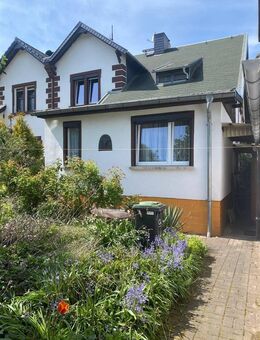Wurzen * gemütliche DHH mit Garage* 3 Zimmer* 1 Bad* 2 Küchen* zentrale Lage* gepflegt - Wurzen