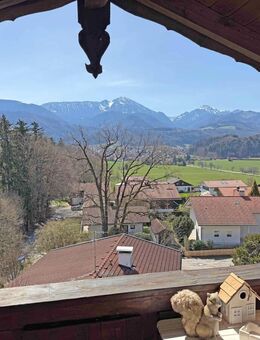 Panoramablick in die Bergkette. Großzügige, neu renovierte Dachgeschosswohnung in Bernhaupten. - Bergen (Regierungsbezirk Oberbayern)