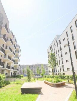 Stilvoll wohnen: großzügige, lichtdurchflutete Etagenwohnung mit Balkon und moderner Einbauküche - Frankfurt (Main)