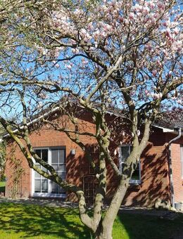 Ebenerdiges Haus mit Garten - Alt Duvenstedt