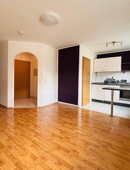 Charmantes 1-Zimmer Apartment mit Parkplatz und Kellerabteil - Marktrodach