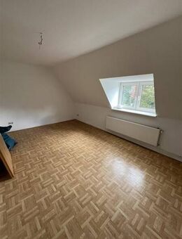 Charmante 2-Zimmer-Dachgeschosswohnung in Heide - modern, hell & sofort bezugsfrei! - Heide