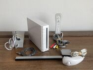 Nintendo Wii Konsole weiß mit Kabeln Remote Controller & Nunchuk - Bergisch Gladbach