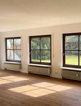 2-Zimmer-EG-Wohnung mit Terrasse, Garten, Einbauküche, Kellerraum und Waschraum - Erlangen