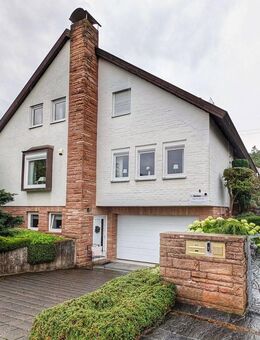 Freistehendes Einfamilienhaus mit Einliegerwohnung - großzügig, modernisiert & energieeffizient - Weil der Stadt