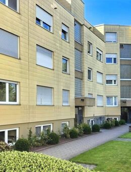 Freie 3-Zimmer-Wohnung mit Balkon und TG-Stellplatz in zentraler Lage von Bad Cannstatt - Stuttgart