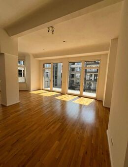Großzügige 3-Zimmer-Wohnung mit Balkon & Einbauküche in Berlin-Mitte - Berlin