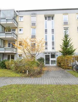 Erbpacht-Wohnung mit 3 Balkonen - München
