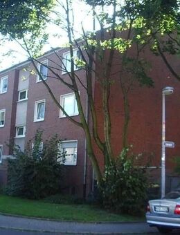 Modernisierte 3-Zimmer-Wohnung mit Balkon, sanierten Badezimmer und Gäste -WC - Mülheim (Ruhr)