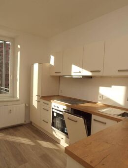 Erstbezug nach Sanierung! WG-geeignet + Wohnen am Campus... 2 Zimmer + EBK + Balkon + Bad mit Wanne + Gäste-WC+ schöner Garten - Chemnitz