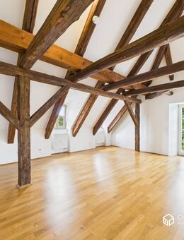 Außergewöhnliche Dachgeschosswohnung in denkmalgeschütztem Bauernhof - hochwertig saniert, sofort bezugsfrei - Regensburg