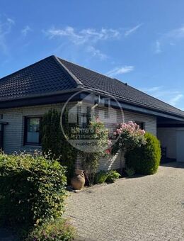 Ebenerdiges Wohnen: Charmanter Bungalow mit traumhaftem Garten - Aurich