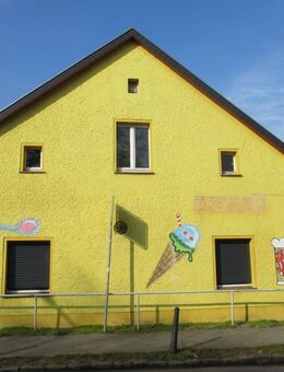 2 Häuser auf einem Grundstück Zentrum EFH Gewerbe 5 Garagen Halle privat - Eberswalde