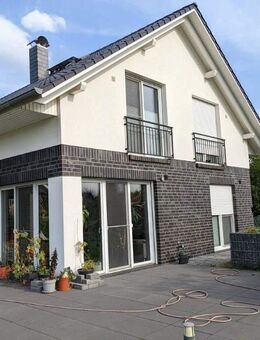 Familientraum! Freistehendes Einfamilienhaus mit unverbautem Blick in die Feldmark - Rennau
