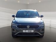 VW T-Roc, 1.5 l TSI Life OPF, Jahr 2022 - Weißenfels