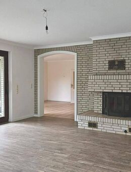 Viel Platz für Ihre Familie! Großzügiger Bungalow! 6 ZKB, WC! Keller und Garage! - Löningen