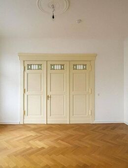 Frisch renoviert: Lichtdurchflutete 5-Zimmer-Wohnung im Paulusviertel - Halle (Saale)