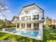 Hochklassiges Familiendomizil von 2022 mit modernster Haustechnik, Kamin, Sauna und Pool - Gräfelfing