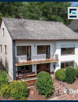 Solides Wohnhaus mit malerischem Ausblick, großer Terrasse und Garage in ländlicher Lage - Belgweiler