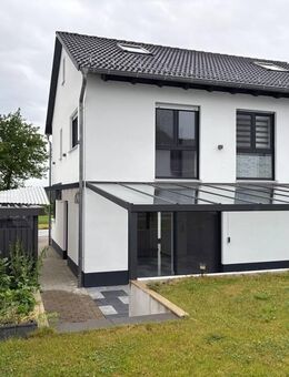 Sofort beziehbares, top ausgestattetes, Einfamilienhaus mit Terrasse u. Carport - Crailsheim