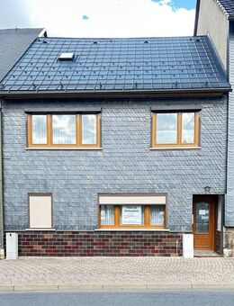 Kleines Zweifamilienhaus als Mehrgenerationen Haus zu verkaufen! - Katzhütte