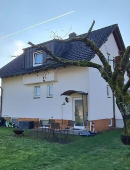 Gepflegtes Einfamilienhaus mit 2 Garagenstellplätzen in ruhiger bevorzugter Altdorf-Wohnlage - Altdorf (Nürnberg)